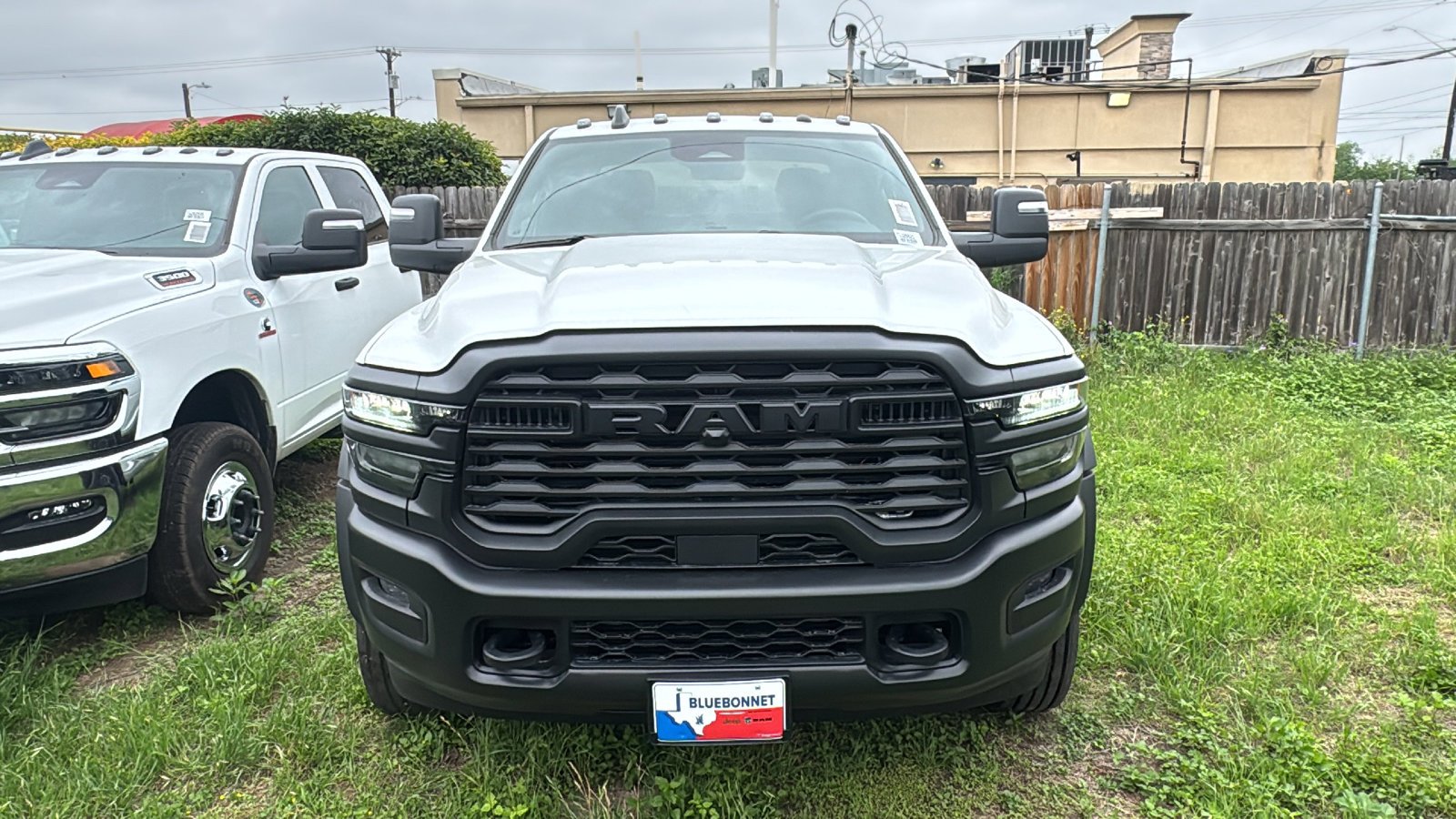 New 2026 Bright White Clear-Coat Exterior Paint RAM Tradesman image 2