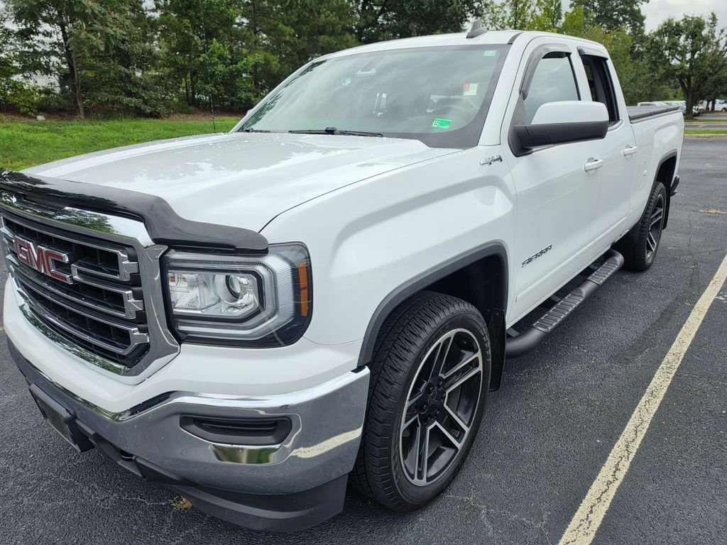 Used 2018 White GMC SLE image 1