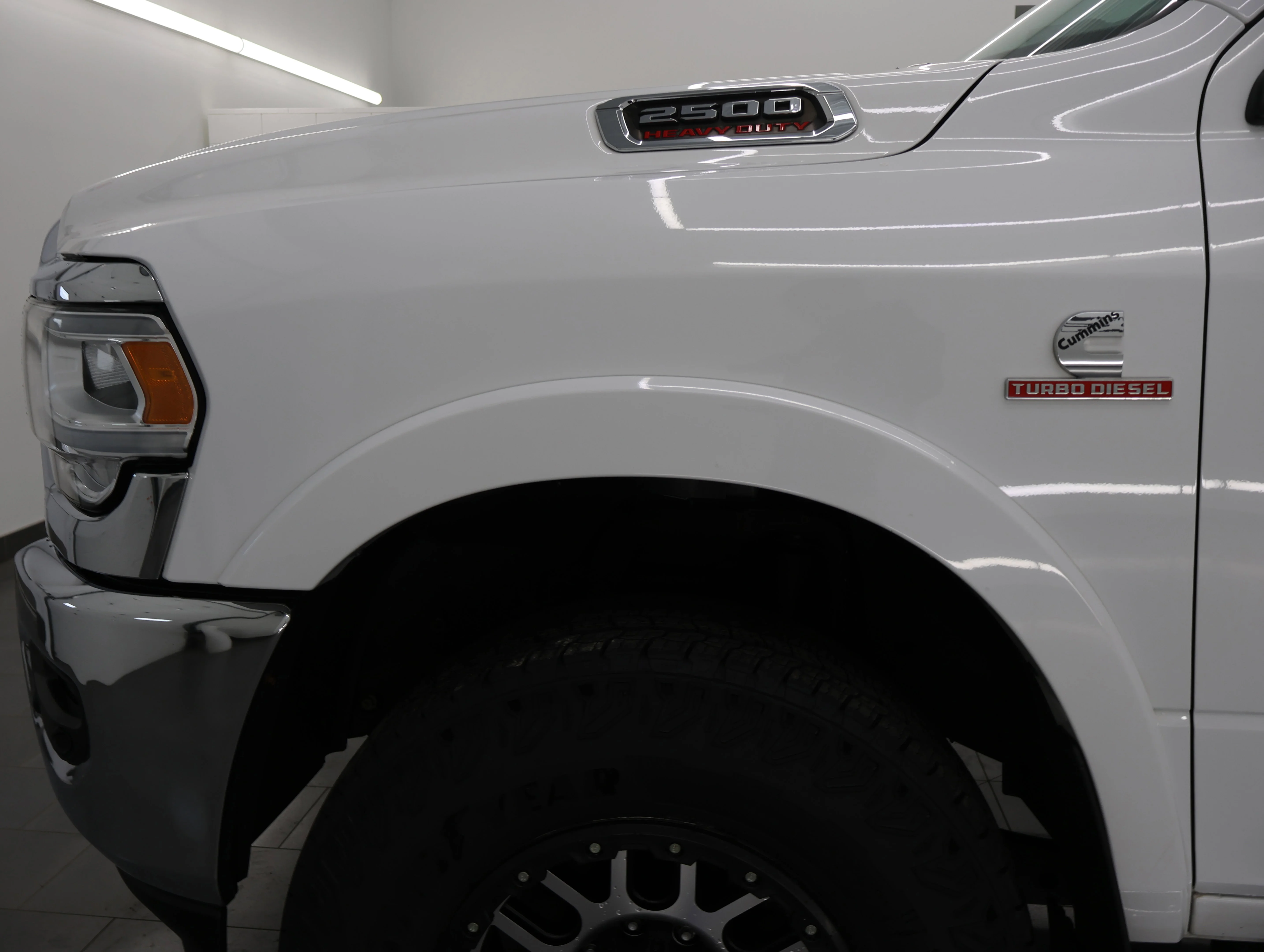 Used 2021 Bright White Clearcoat Ram Laramie image 32