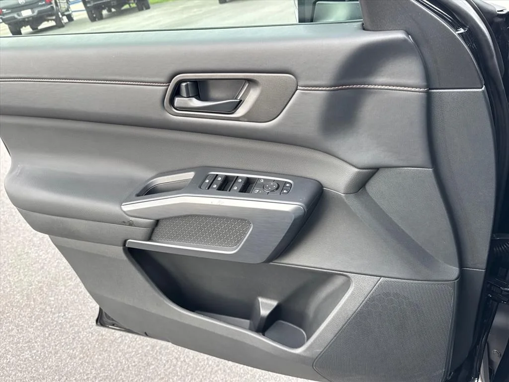 2025 Nissan Pathfinder Rock Creek - Photo 19