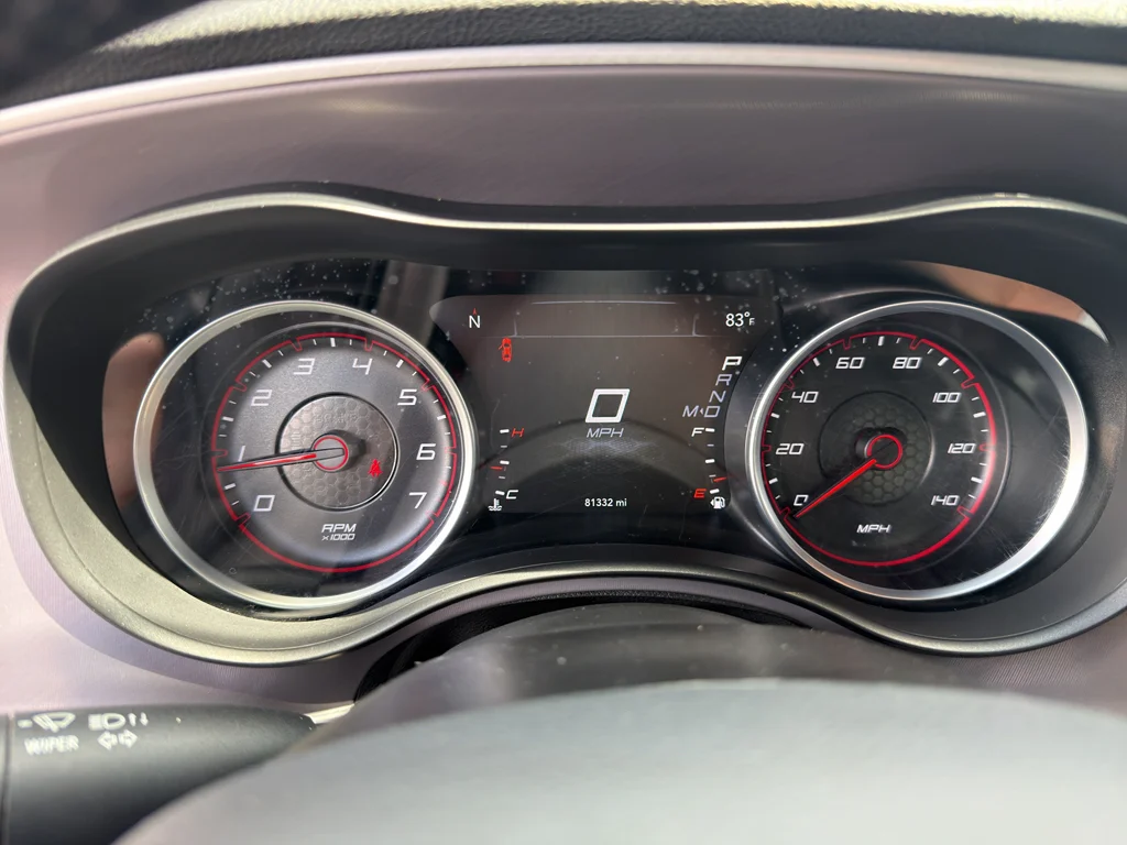Used 2022 Granite Pearlcoat Dodge SXT image 12