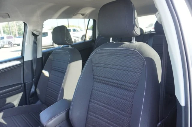 Used 2022 GRAY Volkswagen S image 18