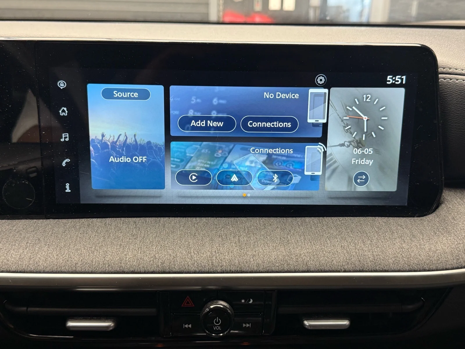 Used 2025 Gun Metallic (kad) Nissan SV image 15