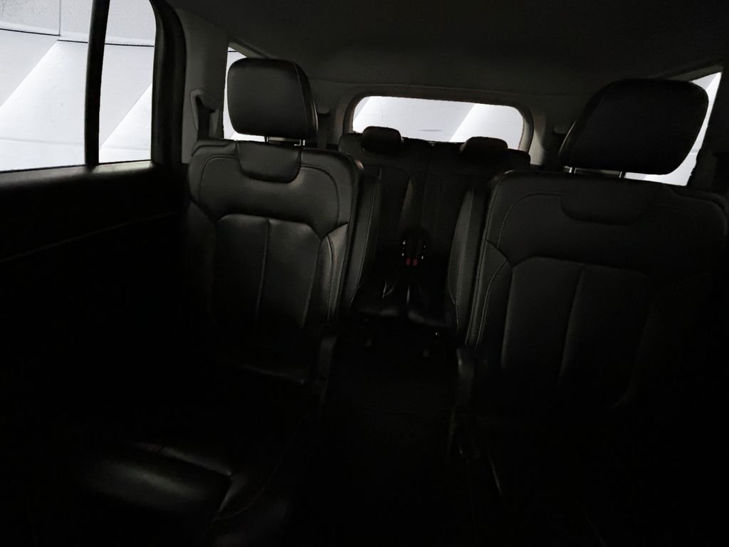 Used 2023 Silver Jeep Limited image 18
