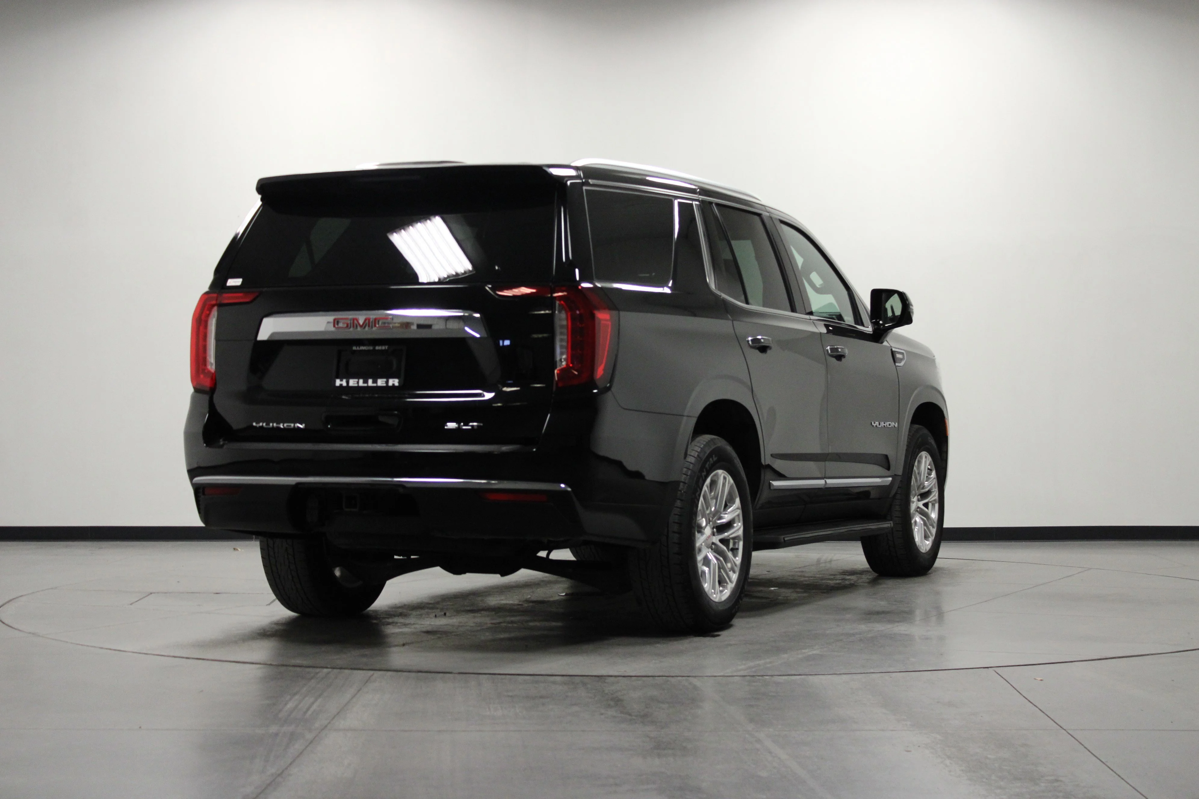 Used 2024 Onyx Black GMC SLT image 4