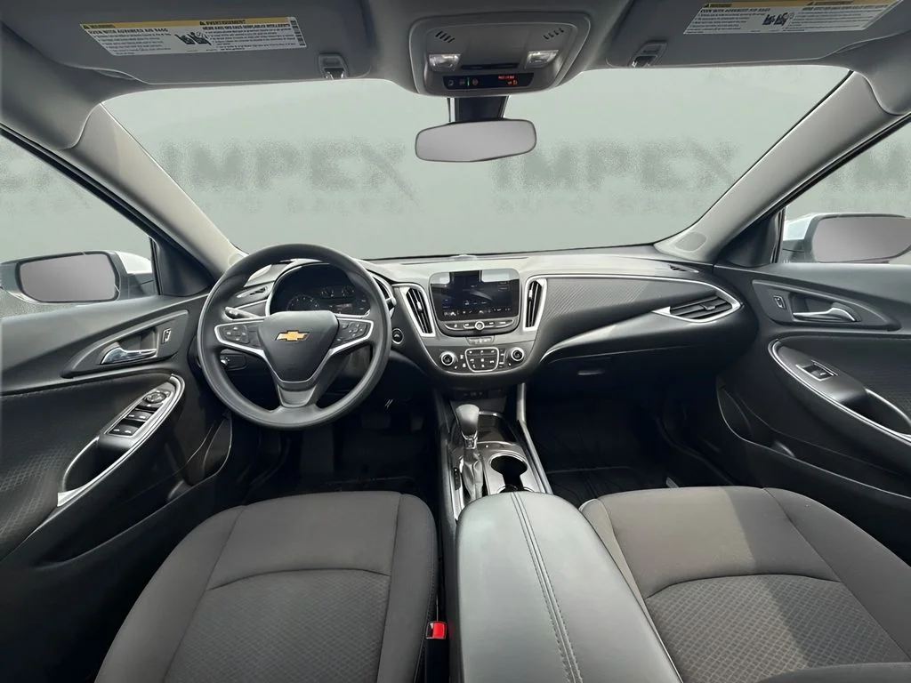 Used 2022 White Chevrolet LT image 7
