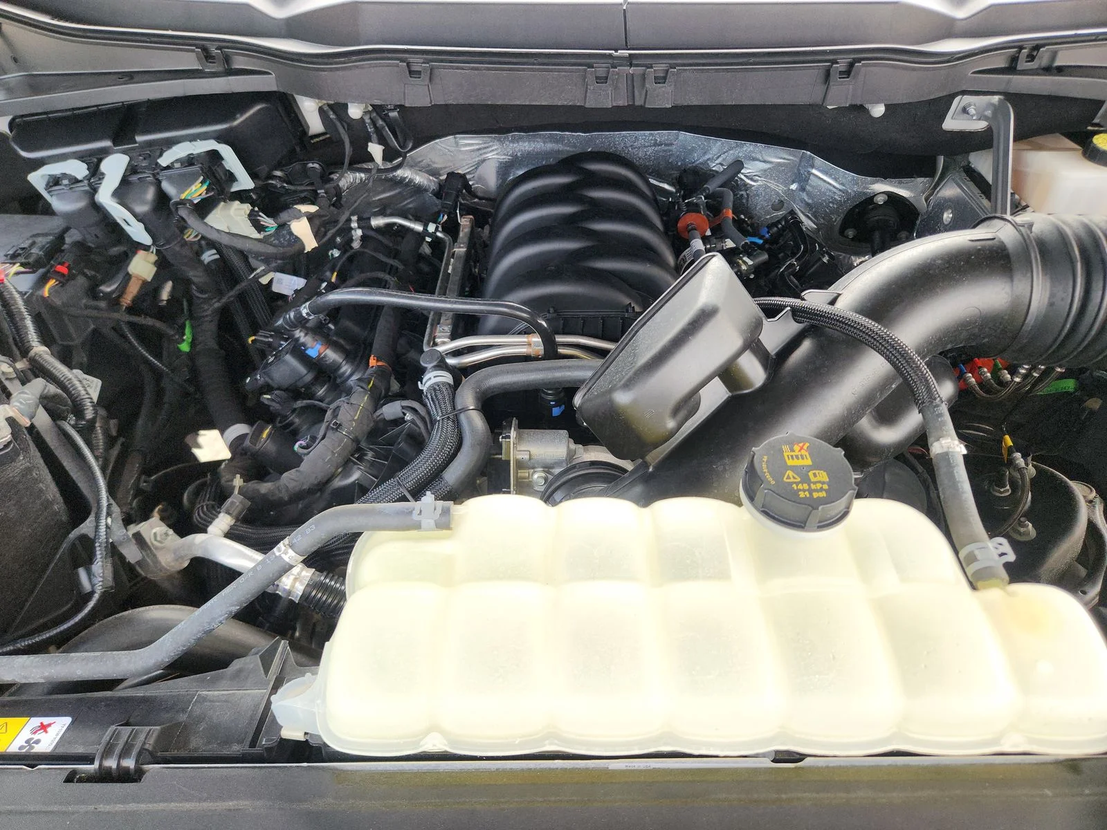 Used 2024 Silver Ford XLT image 30