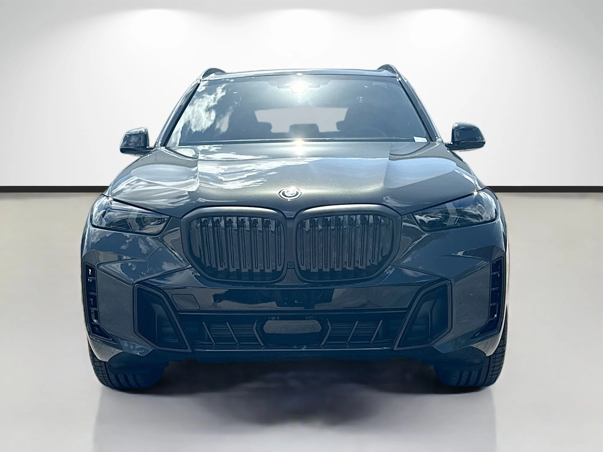 New 2026 Dravit Grey Metallic BMW xDrive50e image 8