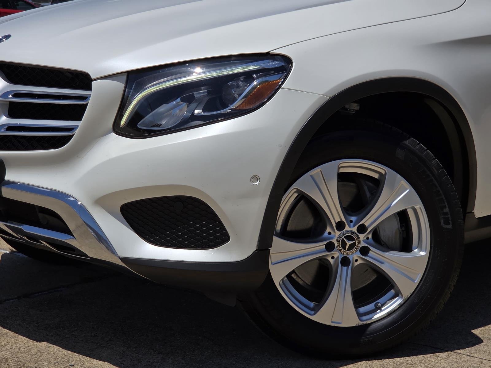 Used 2018 designo Diamond White Metallic Mercedes-Benz GLC 300 image 7
