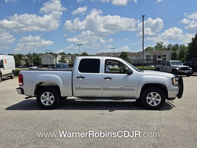 Used 2013 Silver GMC SLE image 16