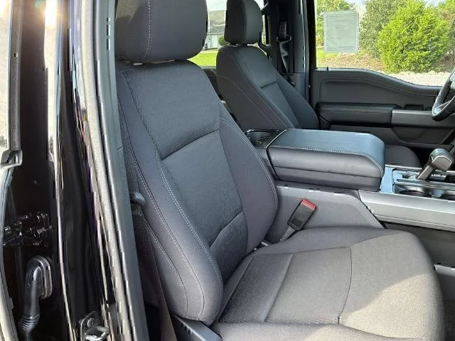 New 2026 Agate Black Metallic Ford XLT image 40