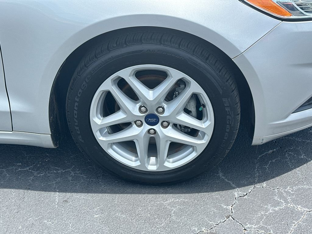 Used 2015 Ingot Silver Ford SE image 12