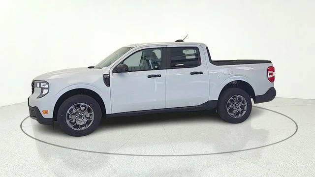 New 2026 Space White Metallic Ford XLT image 3
