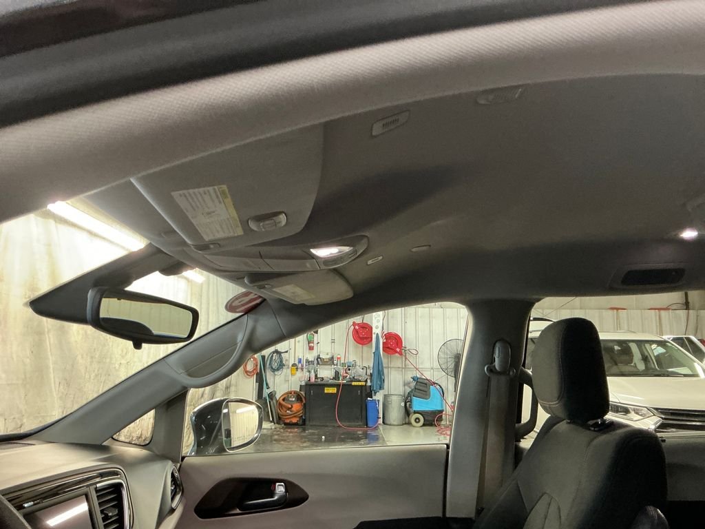 Used 2018 Gray Chrysler Touring Plus image 13
