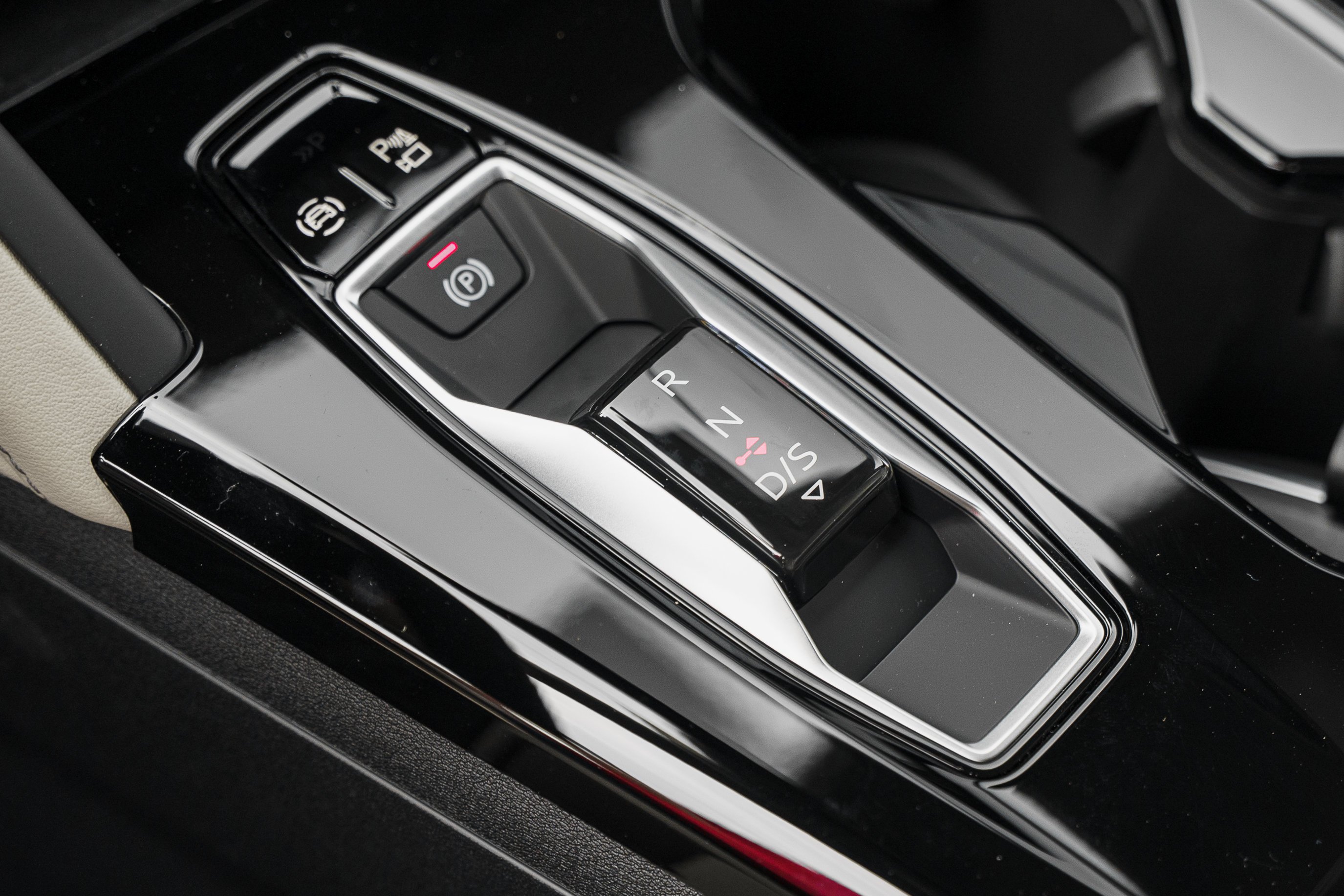 New 2026 NAVARRA BLUE Audi Premium Plus image 9