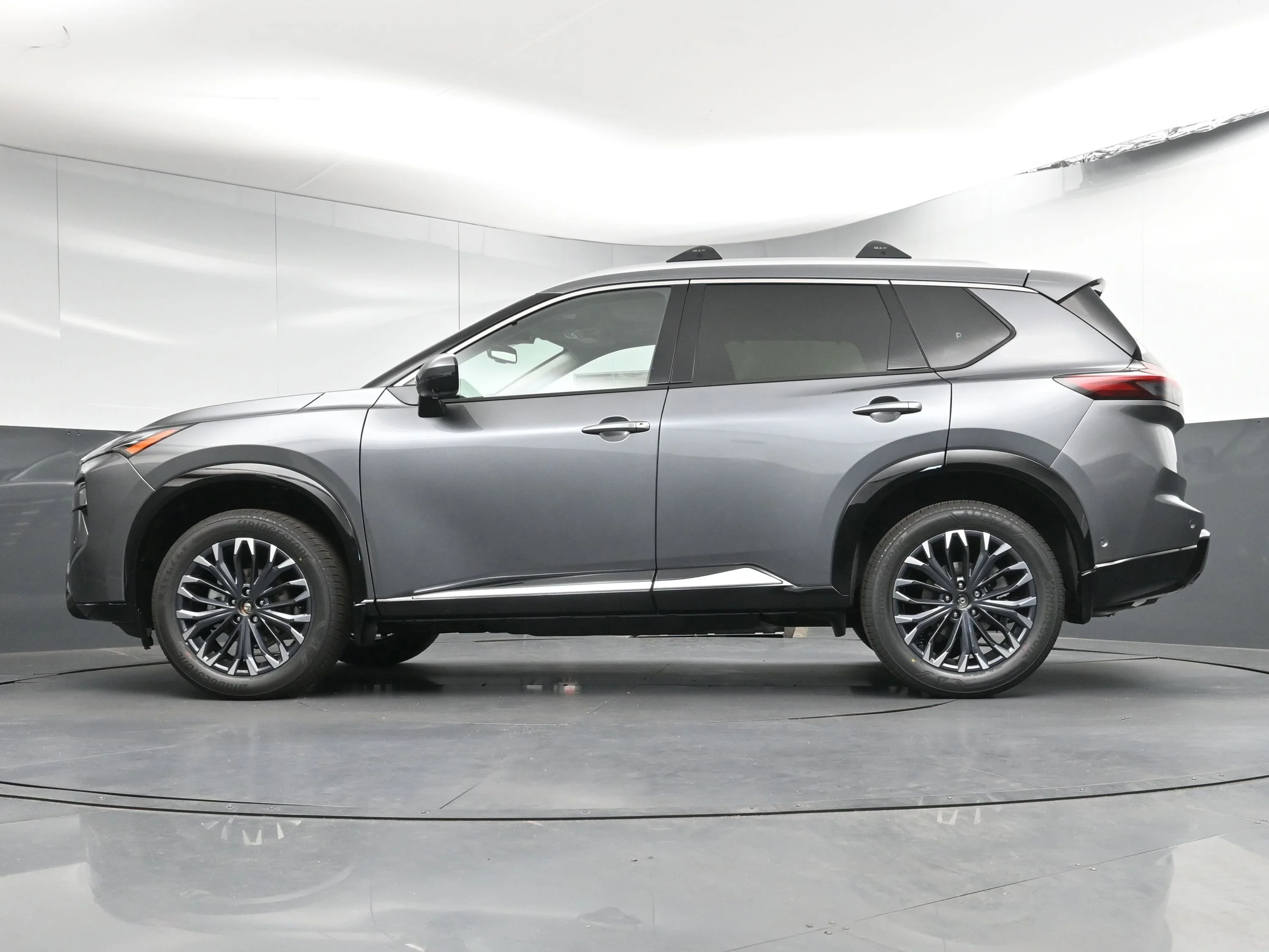 New 2026 Gun Metallic Nissan Platinum image 32