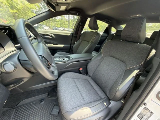 Used 2023 White Toyota XLE image 11