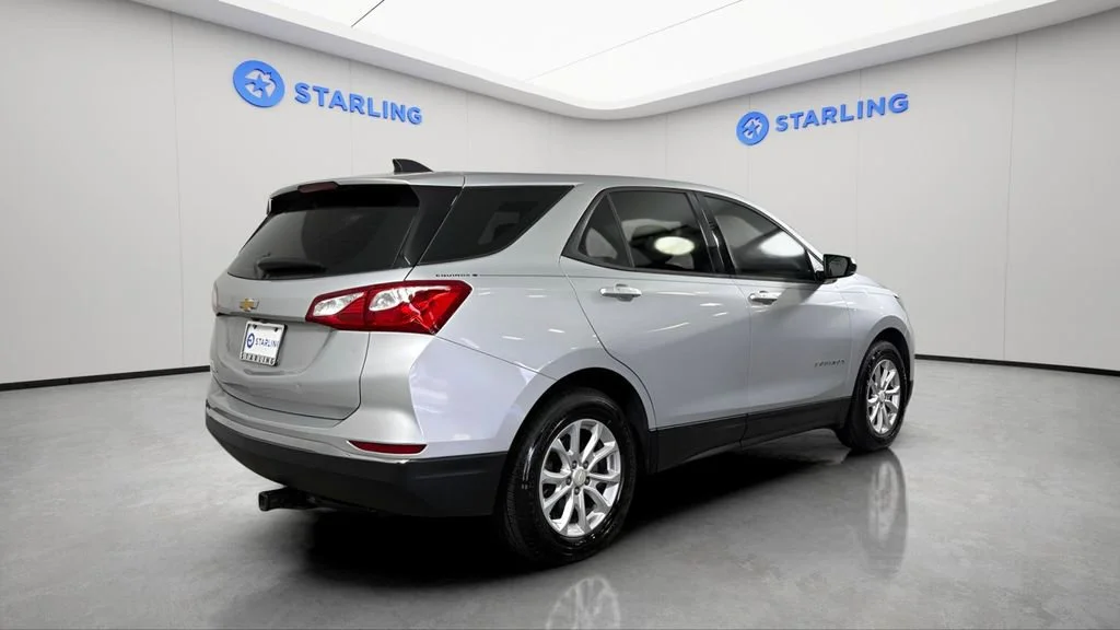Used 2018 SILVER ICE METALLIC Chevrolet LS image 9