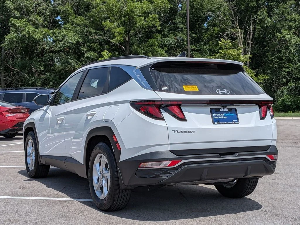 Used 2024 White Hyundai SEL image 5