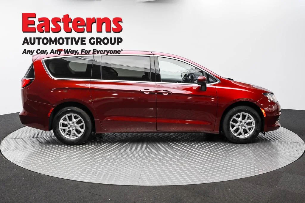 Used 2020 Red Chrysler LX image 4