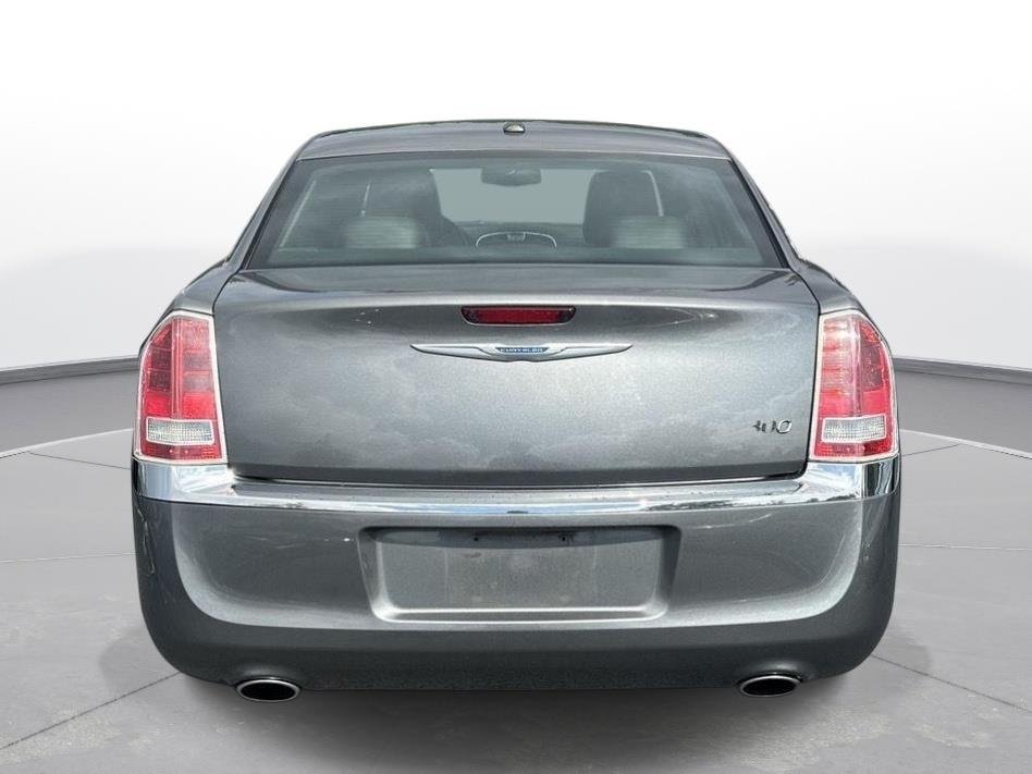 Used 2012 Tungsten Metallic Chrysler Limited image 7