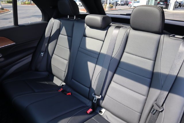 Certified Used 2025 Obsidian Black Metallic Mercedes-Benz GLE 450 image 21