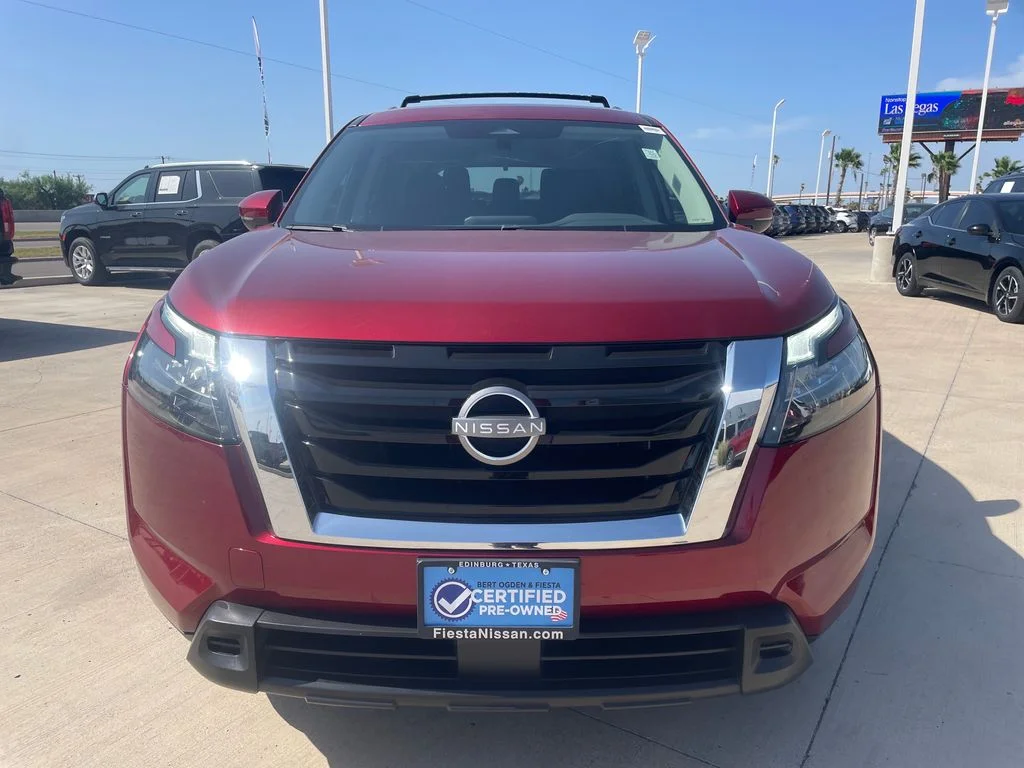 Used 2025 Red Nissan SV image 8