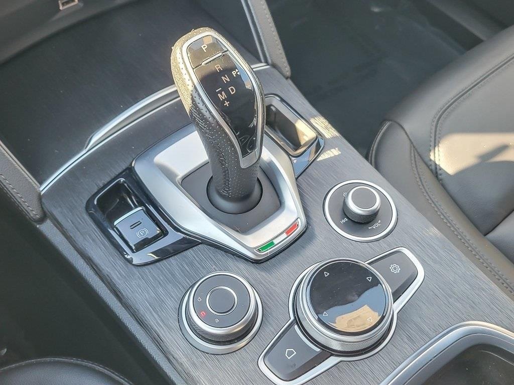 2022 ALFA ROMEO STELVIO - Image 16