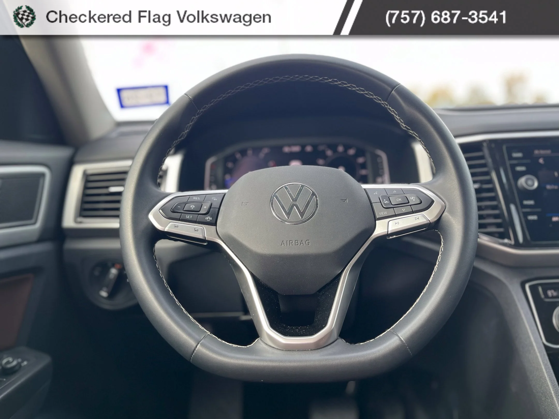 Used 2022 Pure White Volkswagen 3.6L V6 SE w/Technology image 34
