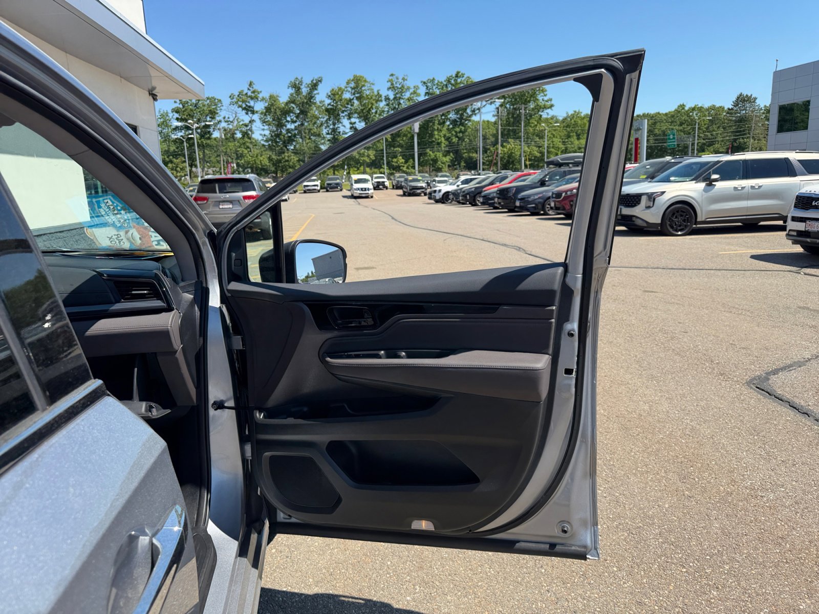 Used 2023 Lunar Silver Metallic Honda Elite image 33