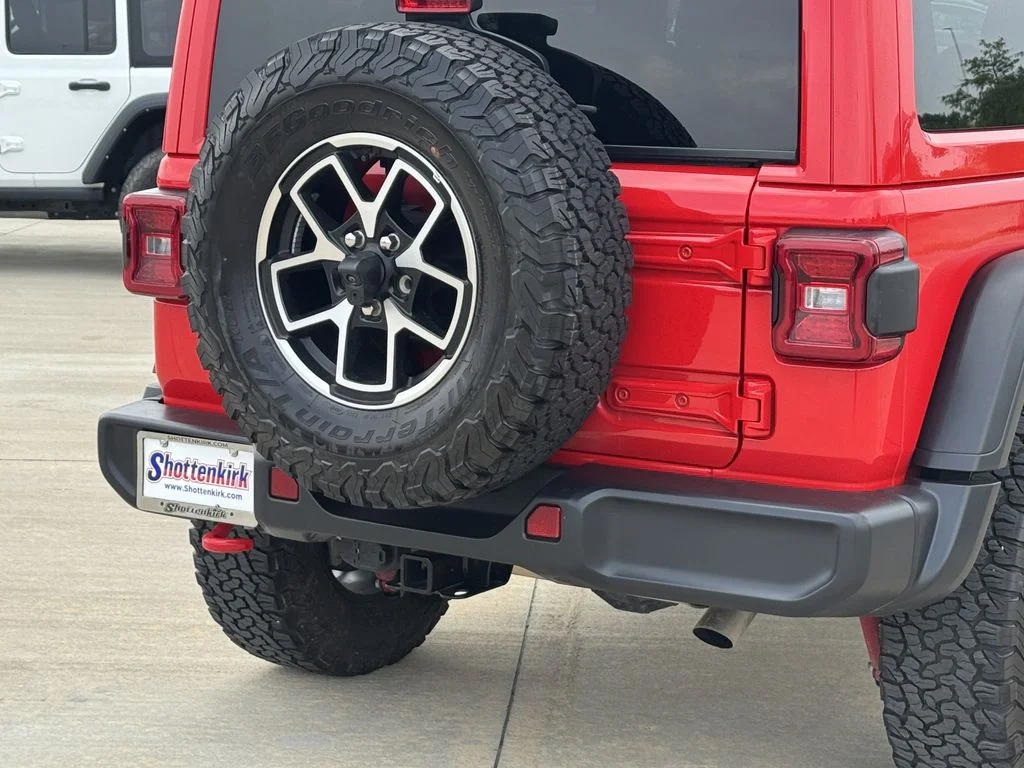 Used 2025 Red Jeep Rubicon image 6