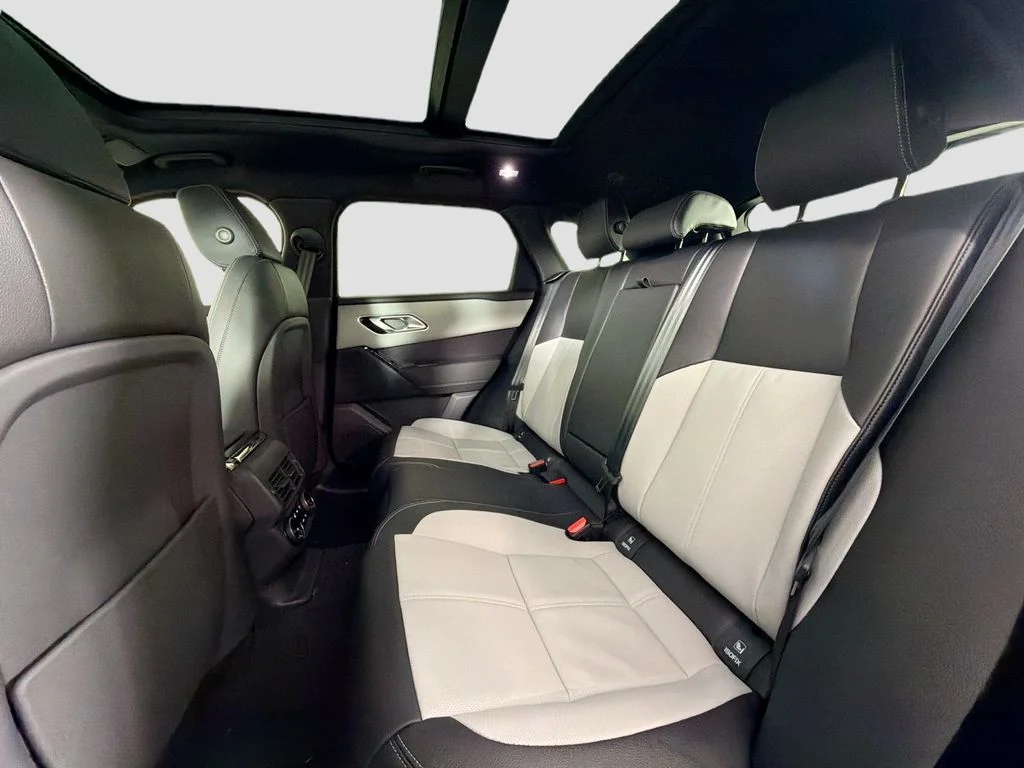 New 2026 Santorini Black Land Rover Belgravia Edition image 26