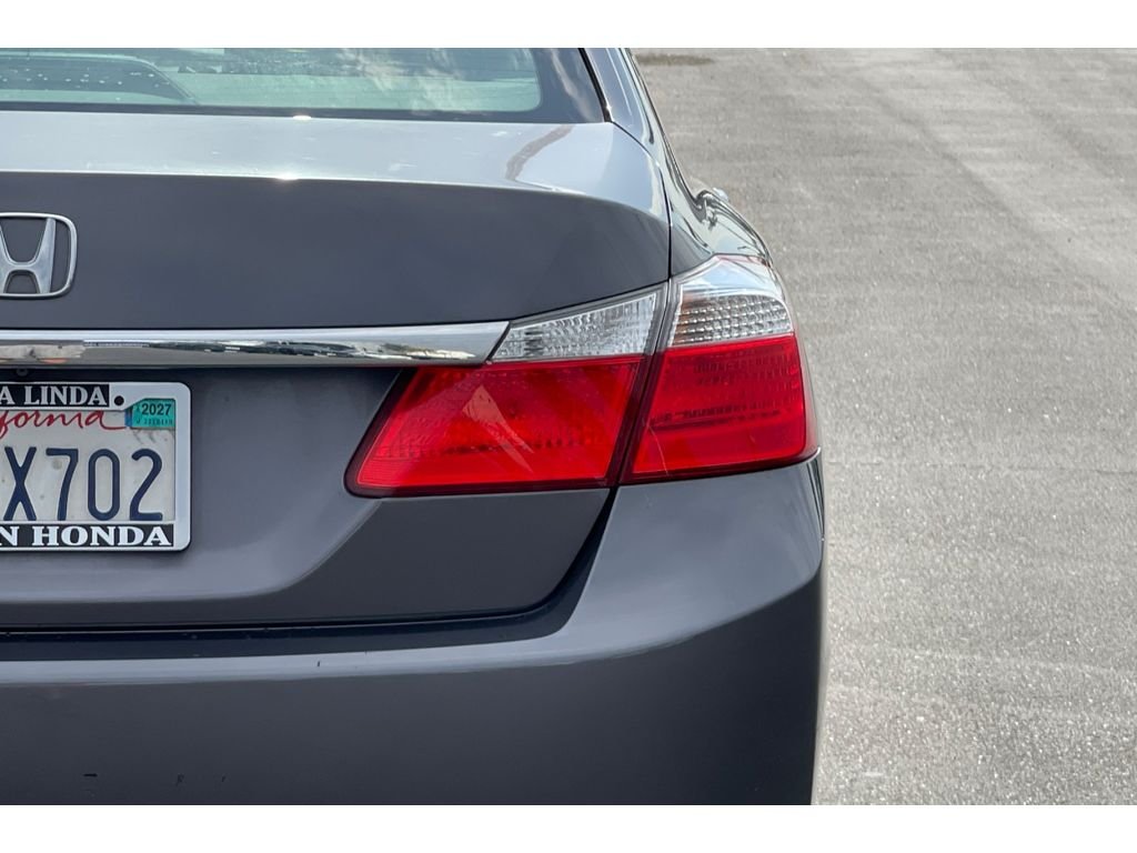 Used 2013 Modern Steel Metallic Honda LX image 16