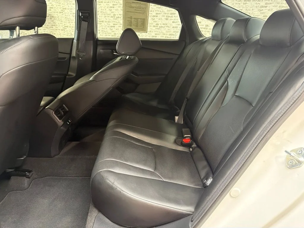 Used 2025 Platinum White Pearl Honda Sport-L image 14