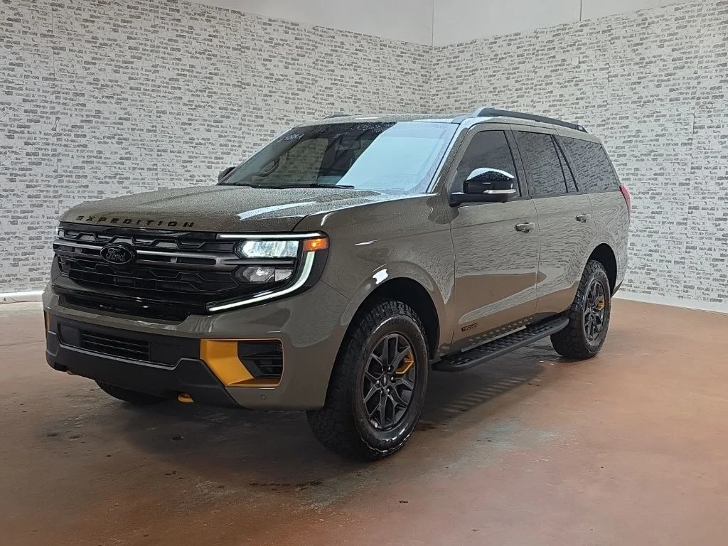 Used 2026 Gray Ford Tremor image 3
