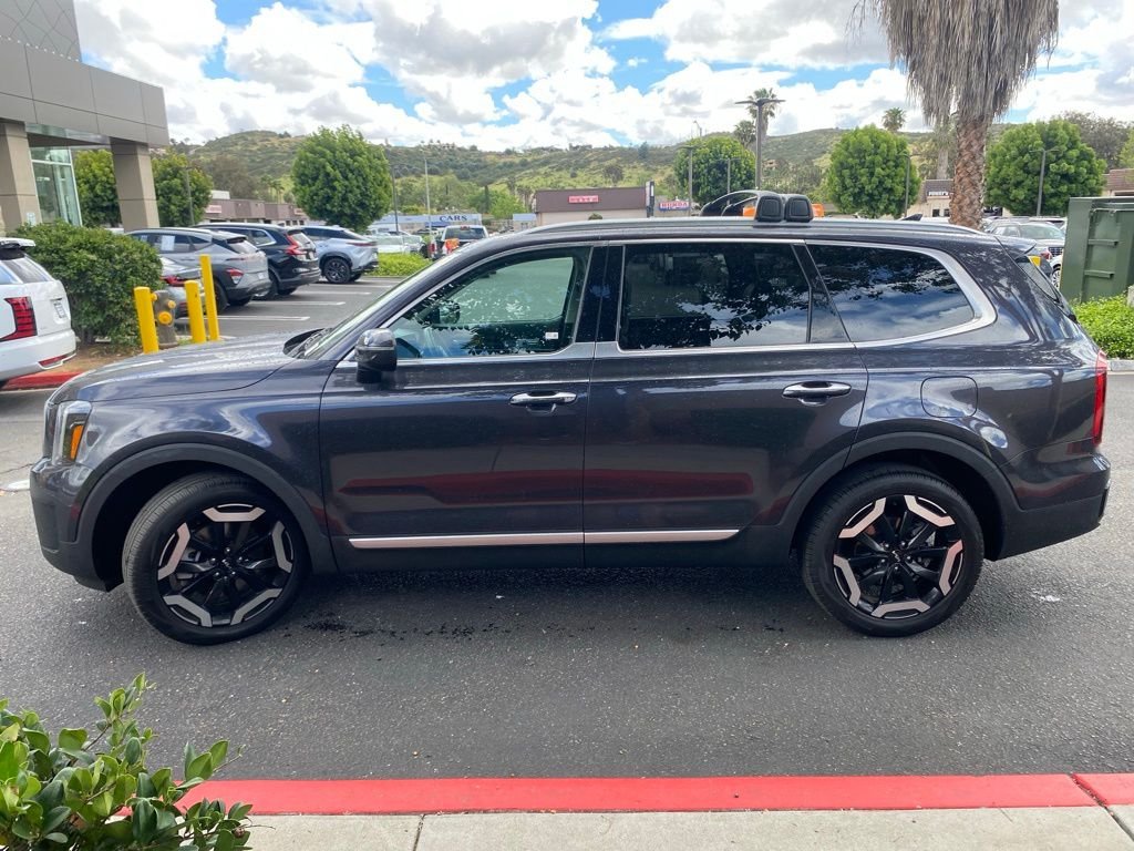 Used 2025 Gray Kia S image 4