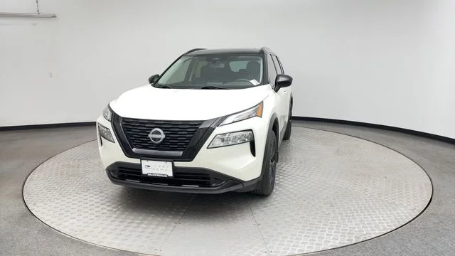 Used 2023 White Nissan SV image 7