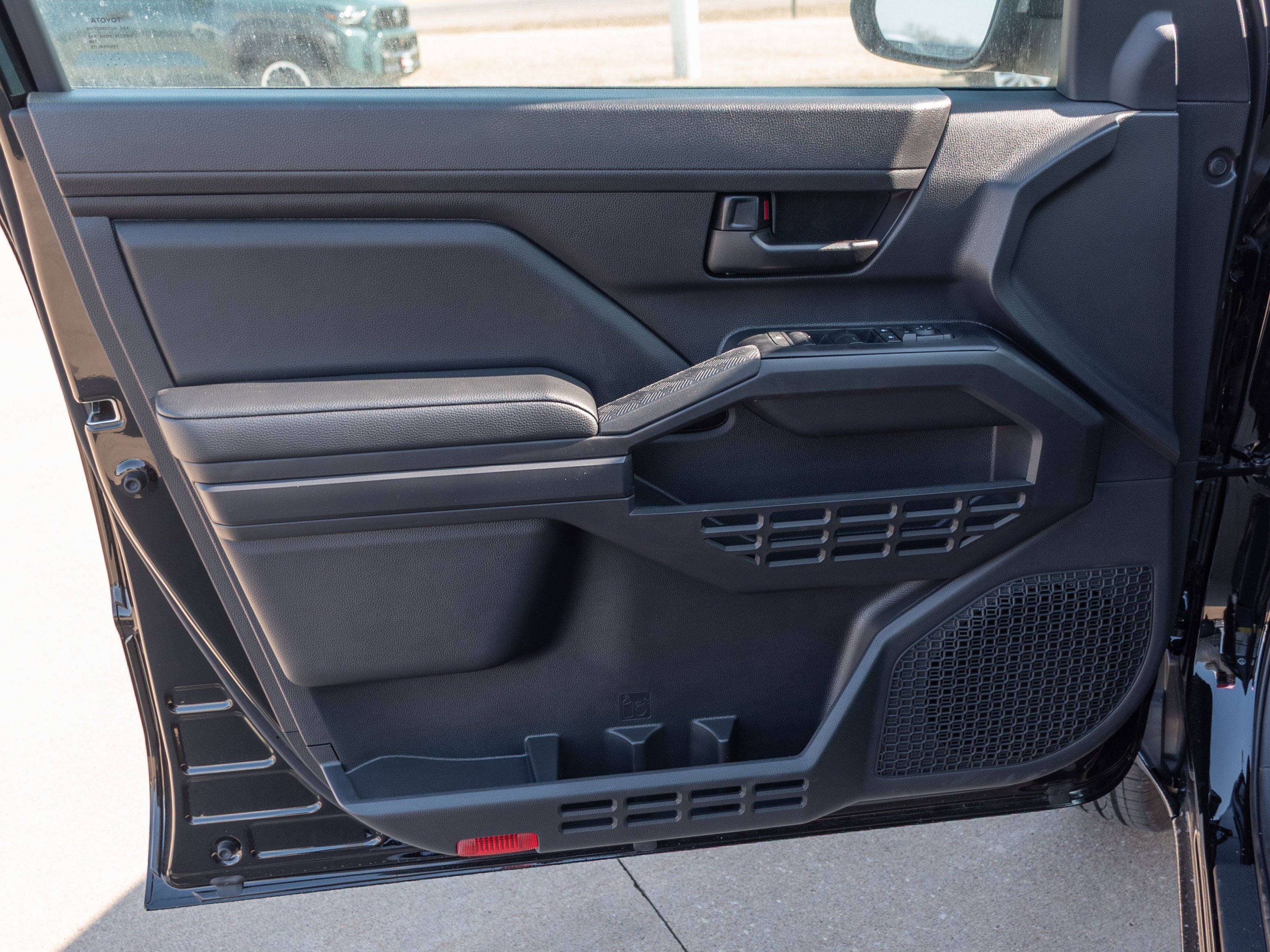2026 Toyota Tacoma SR - Photo 7
