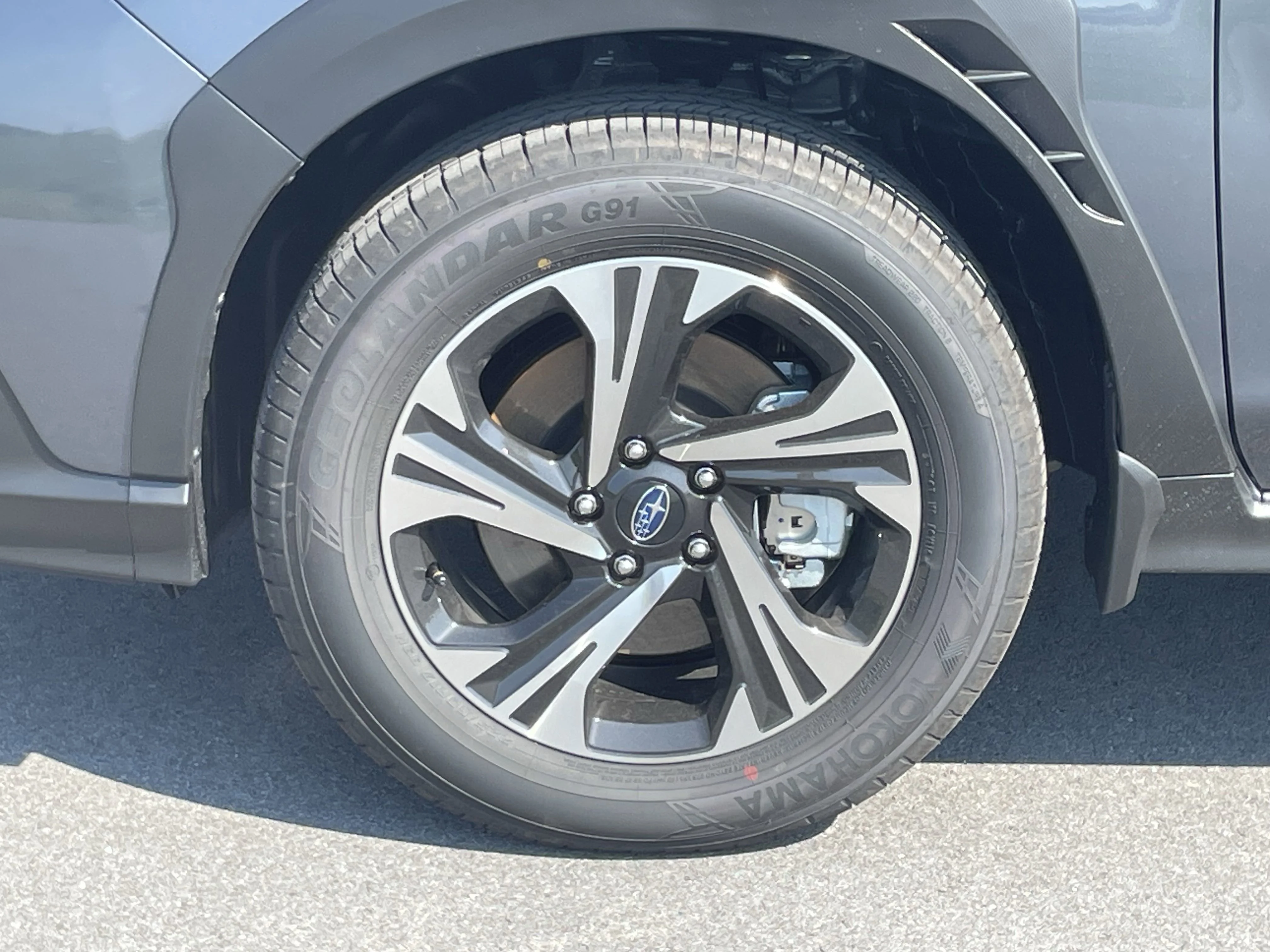 Used 2025 Magnetite Gray Metallic/Crystal Black Silica Subaru Premium image 10