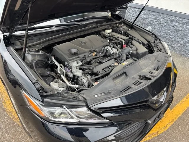 Used 2018 Midnight Black Metallic Toyota LE image 18