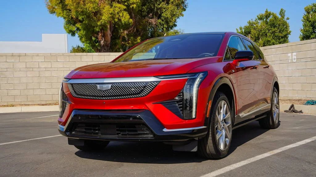 Used 2025 Cadillac OPTIQ Luxury 1 with VIN 3GYK3BMR1SS259672 for sale in Santa Clarita, CA