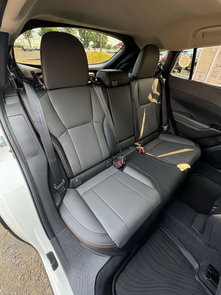 New 2026 CRYSTAL WHITE PEARL Subaru Limited Hybrid image 38