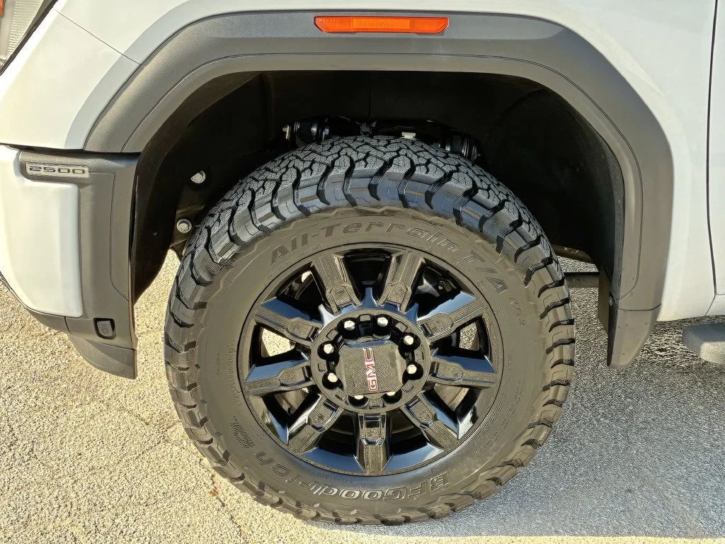 Used 2024 Summit White GMC AT4 image 12