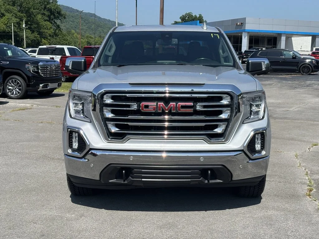 Used 2022 Quicksilver Metallic GMC SLT image 4