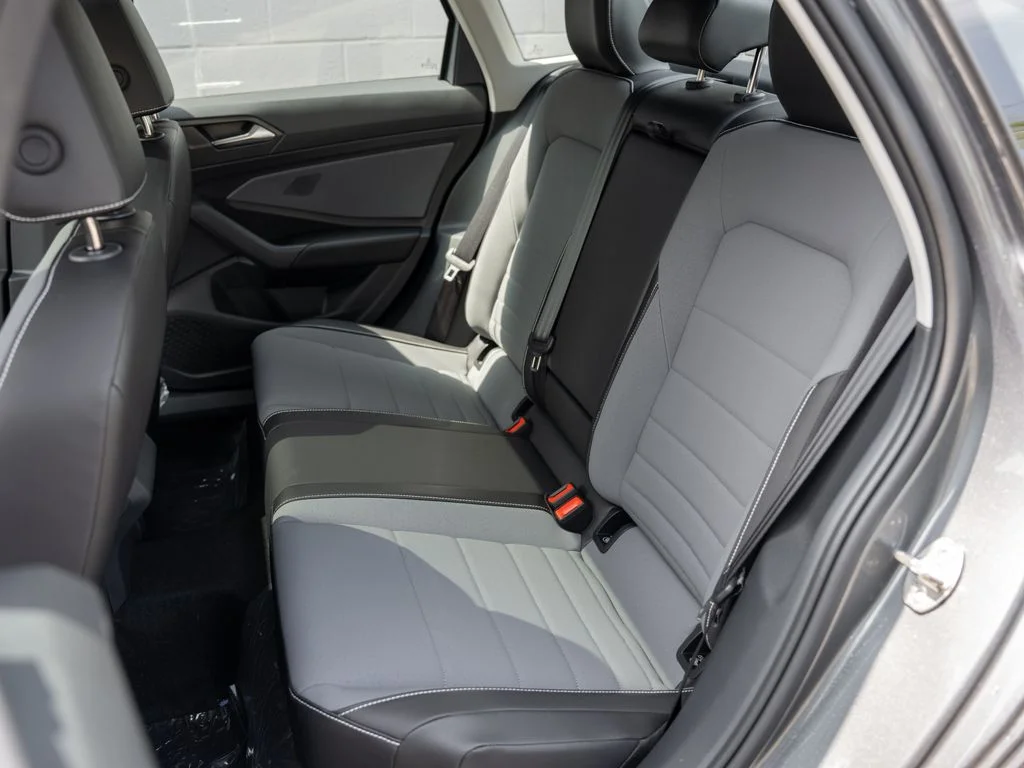 New 2026 Platinum Gray Metallic Volkswagen 1.5T SE image 9
