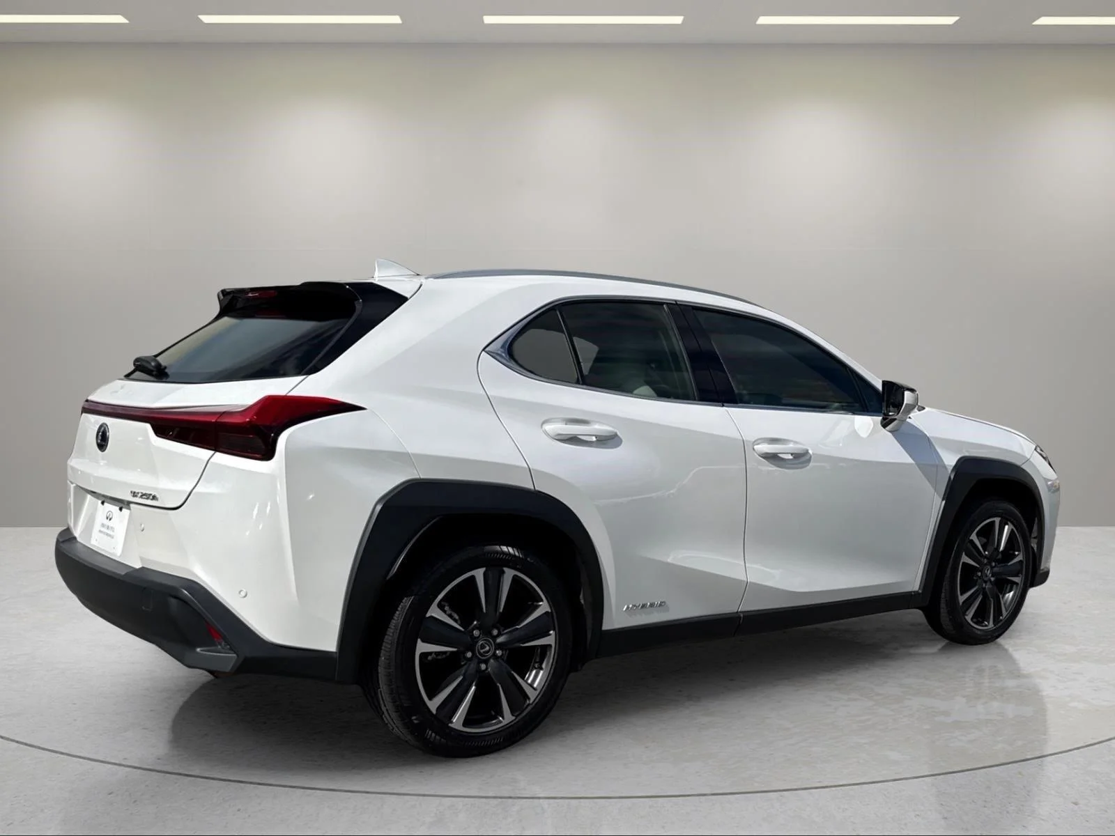 Used 2020 Eminent White Pearl Lexus UX 250h image 5