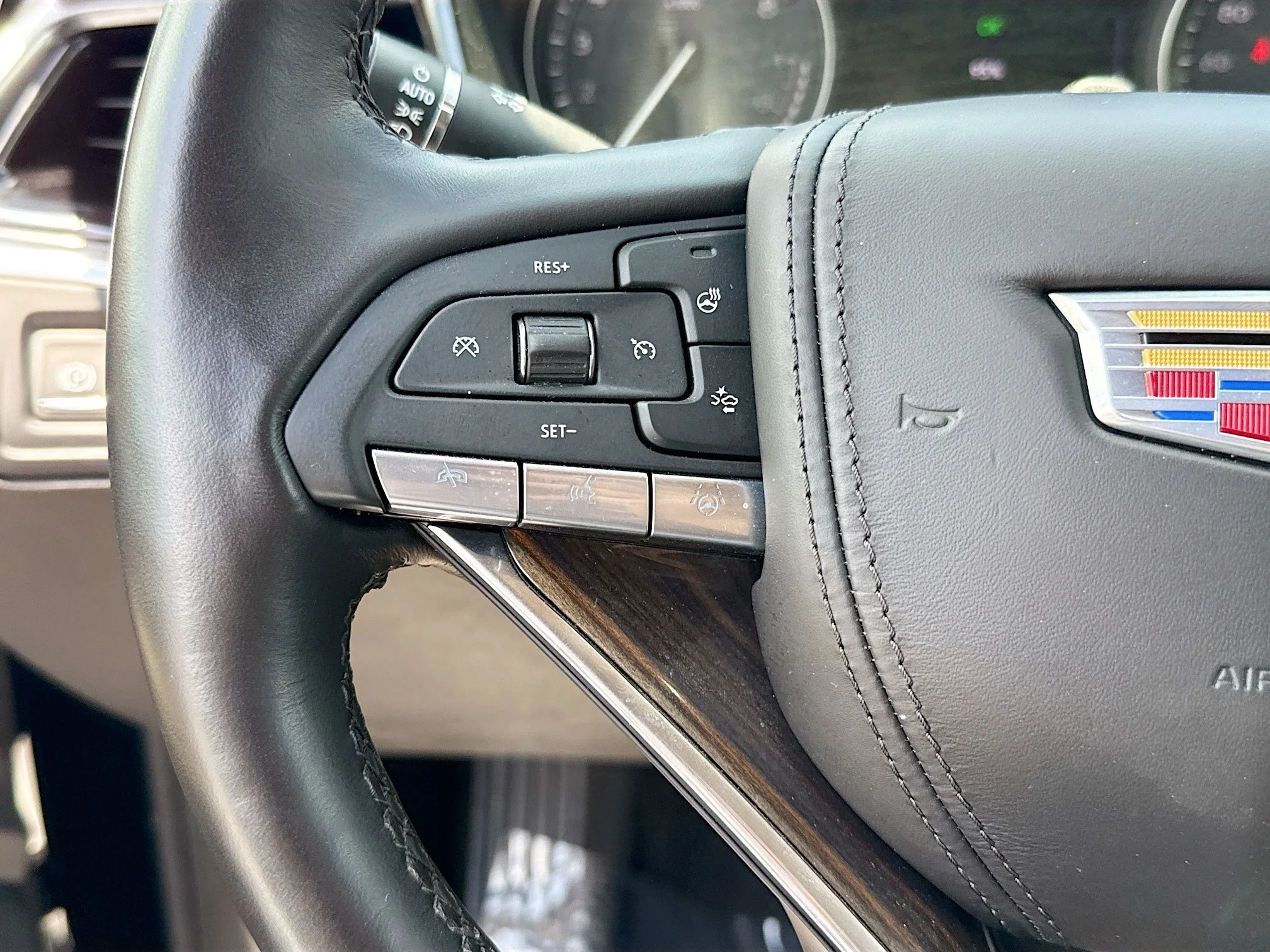 2024 Cadillac XT6 Premium Luxury - Photo 40