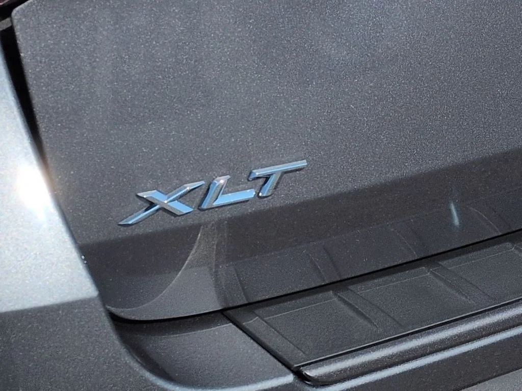 Used 2023 Gray Metallic Ford XLT image 28