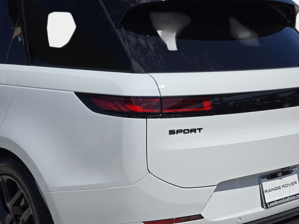 New 2026 Fuji White Land Rover Dynamic SE image 36