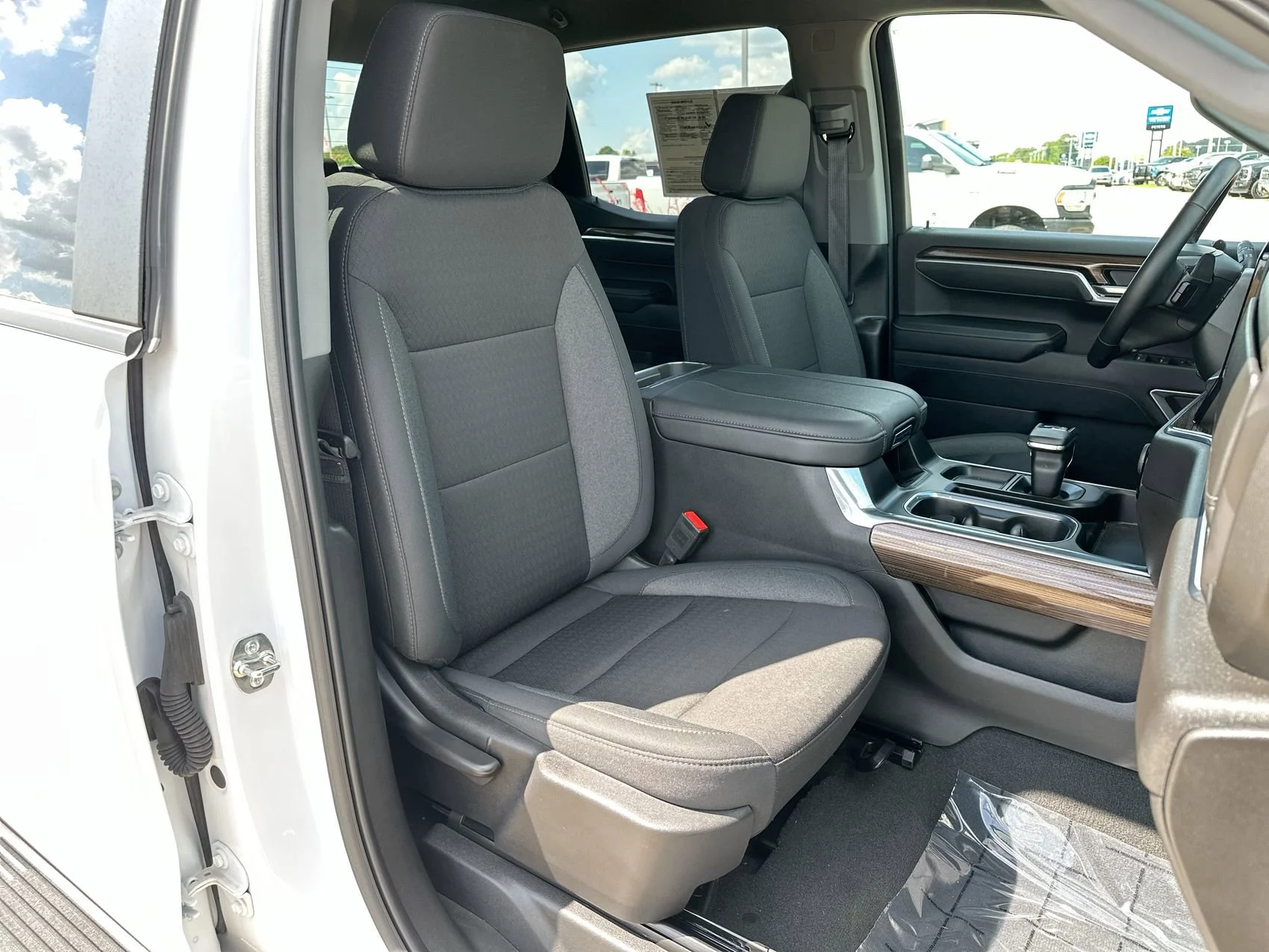 Used 2025 Summit White Chevrolet RST image 24